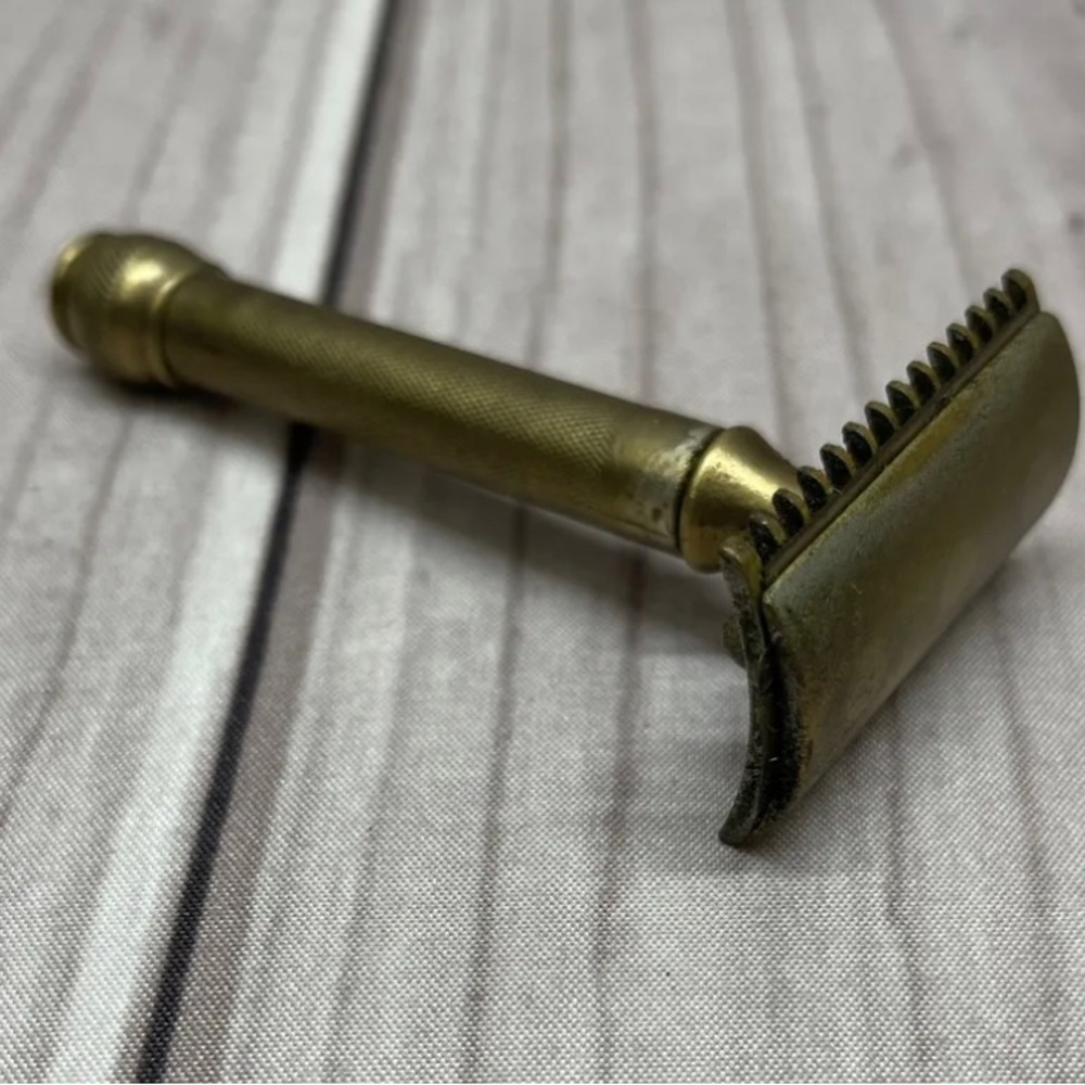 Vintage Gillette Goldtone Double Edge Safety Razor